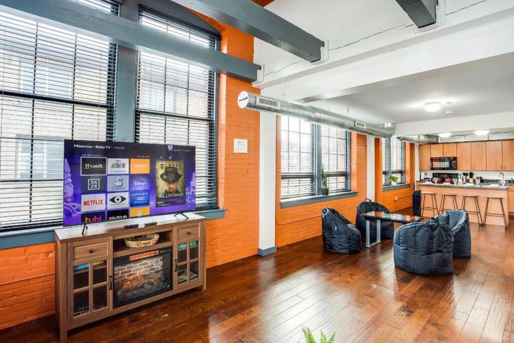 Centric Modern Loft W/ King Beds & Smart Gametable Rochester Exterior foto