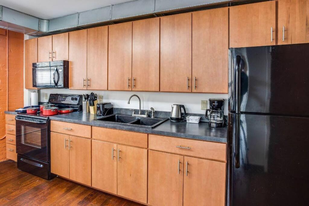Centric Modern Loft W/ King Beds & Smart Gametable Rochester Exterior foto