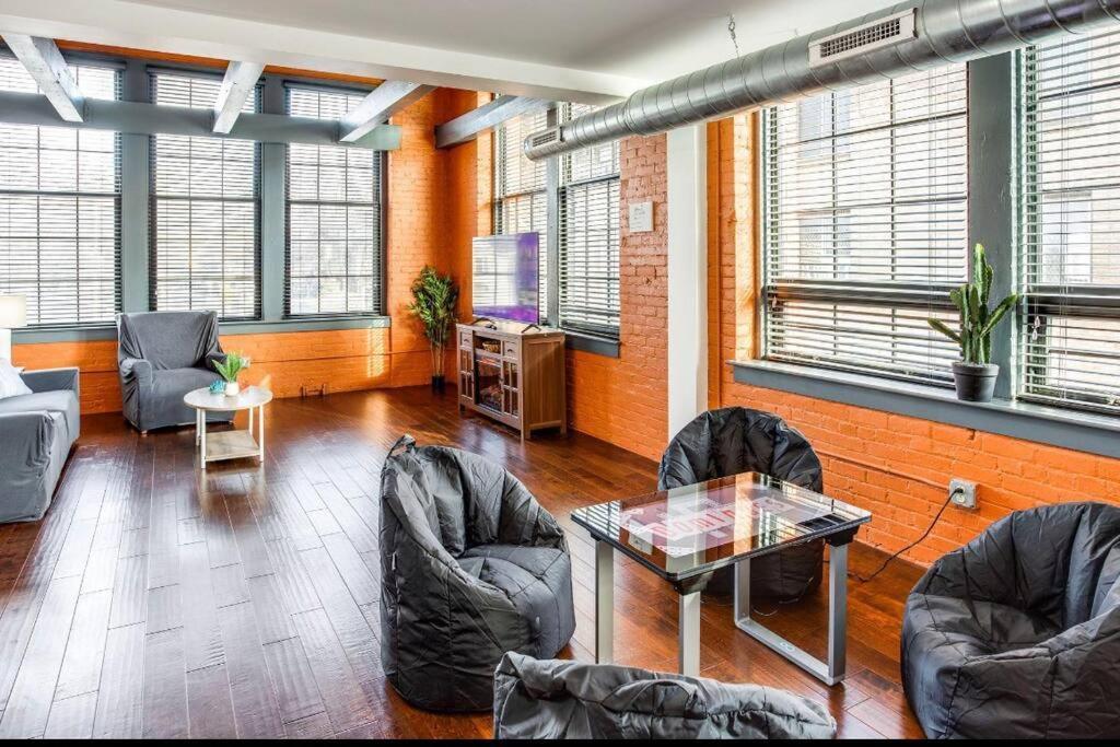 Centric Modern Loft W/ King Beds & Smart Gametable Rochester Exterior foto
