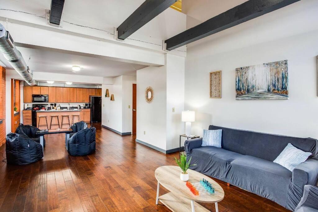 Centric Modern Loft W/ King Beds & Smart Gametable Rochester Exterior foto